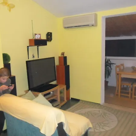 Toni Apartment
