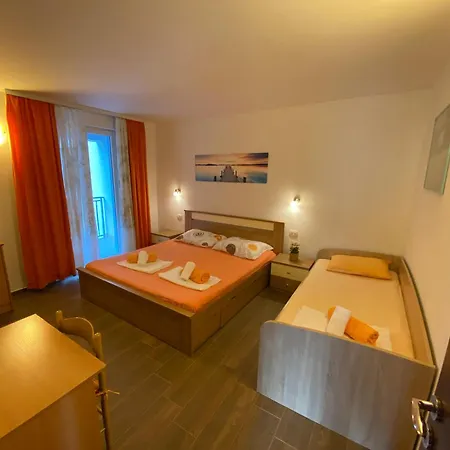 Toni Apartment